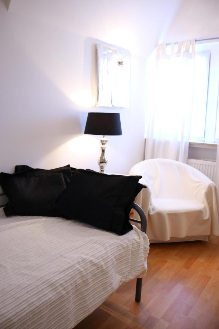 Moderne Studio Apartments Und 4 Zimmer Wohnungen In Oberhausen, Ideal Fuer Geschaeftsreisende Und Monteure Exterior foto