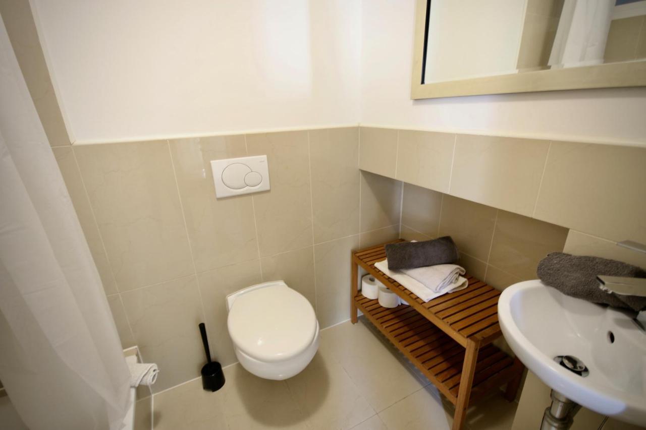 Moderne Studio Apartments Und 4 Zimmer Wohnungen In Oberhausen, Ideal Fuer Geschaeftsreisende Und Monteure Exterior foto