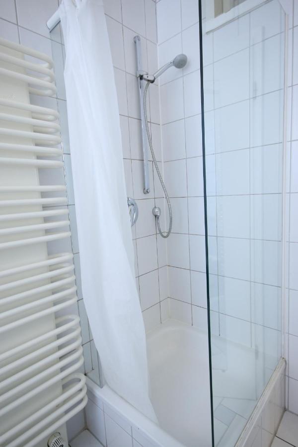 Moderne Studio Apartments Und 4 Zimmer Wohnungen In Oberhausen, Ideal Fuer Geschaeftsreisende Und Monteure Exterior foto