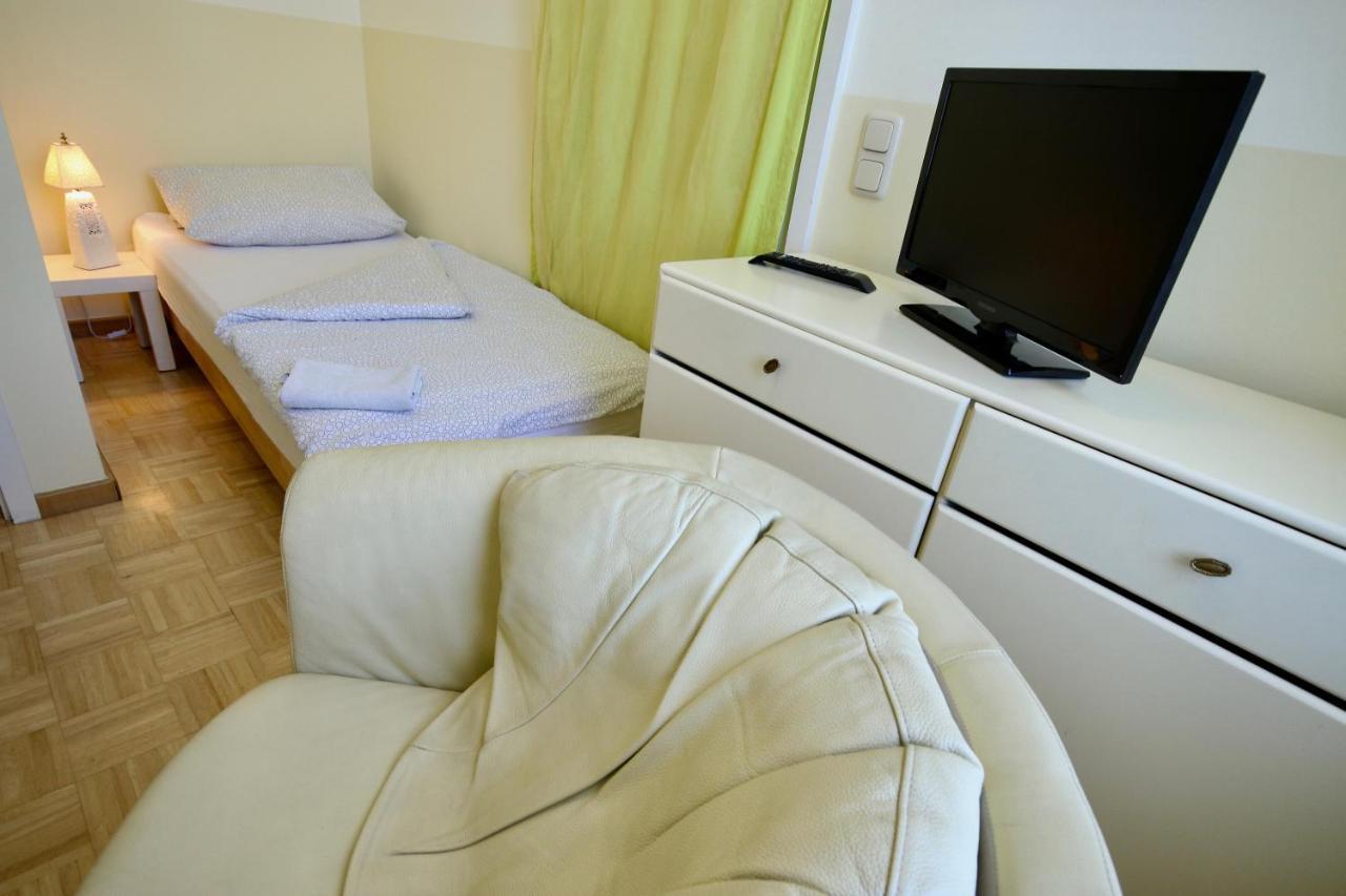 Moderne Studio Apartments Und 4 Zimmer Wohnungen In Oberhausen, Ideal Fuer Geschaeftsreisende Und Monteure Exterior foto
